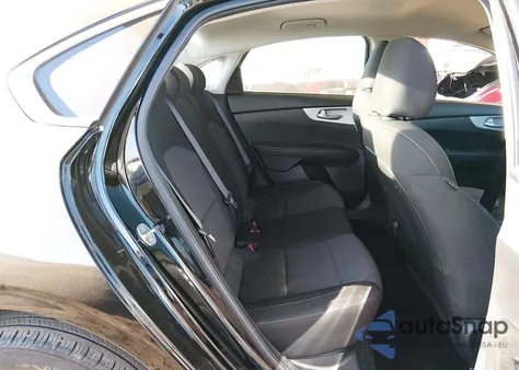 2024 Kia Forte Lxs z USA, uszkodzony, nr VIN 3KPF24AD6RE762038